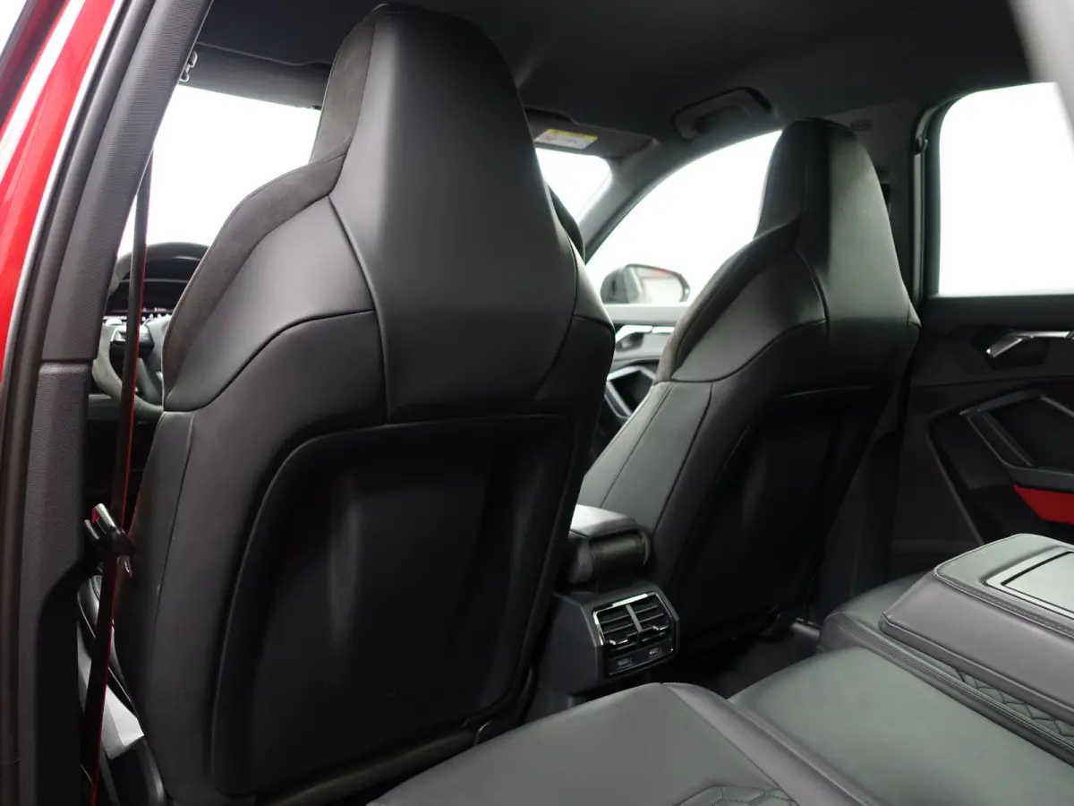 RSQ3 TFSI 400pk RS Dynamic+ Black Optic Aut- Carbon, Sfeerverlichting, Xenon Led Matrix, Keyless, Alcantara Afwerking, Ada Cruise