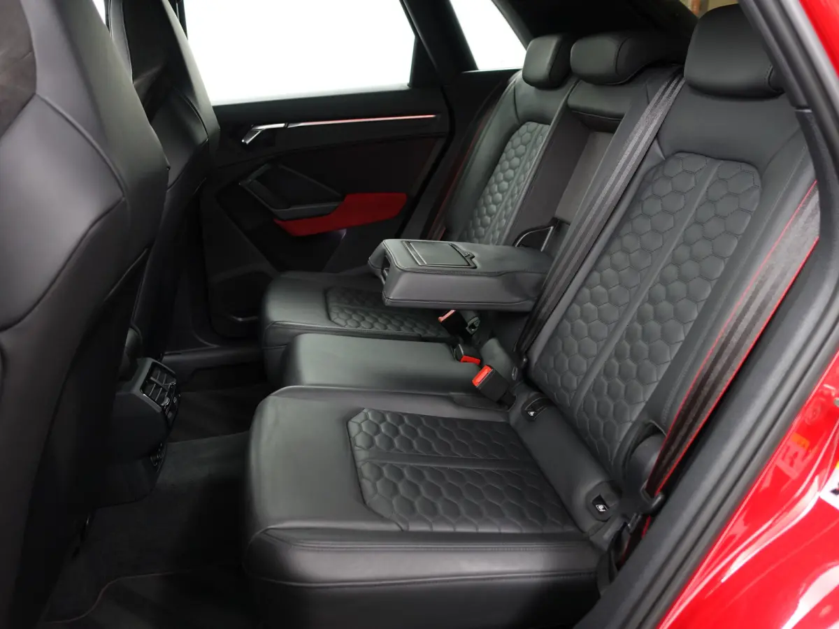 RSQ3 TFSI 400pk RS Dynamic+ Black Optic Aut- Carbon, Sfeerverlichting, Xenon Led Matrix, Keyless, Alcantara Afwerking, Ada Cruise