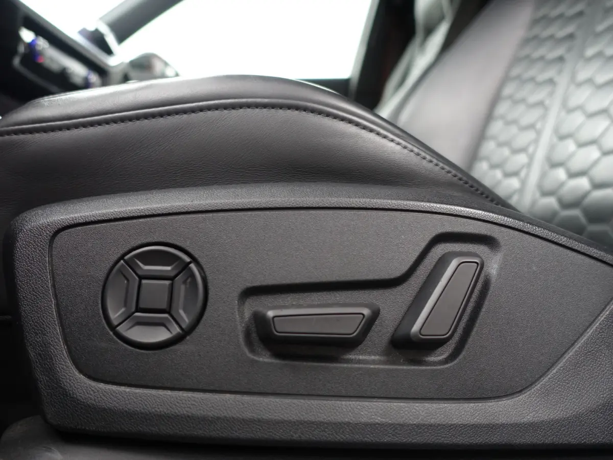 RSQ3 TFSI 400pk RS Dynamic+ Black Optic Aut- Carbon, Sfeerverlichting, Xenon Led Matrix, Keyless, Alcantara Afwerking, Ada Cruise