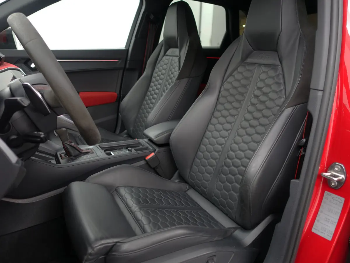 RSQ3 TFSI 400pk RS Dynamic+ Black Optic Aut- Carbon, Sfeerverlichting, Xenon Led Matrix, Keyless, Alcantara Afwerking, Ada Cruise