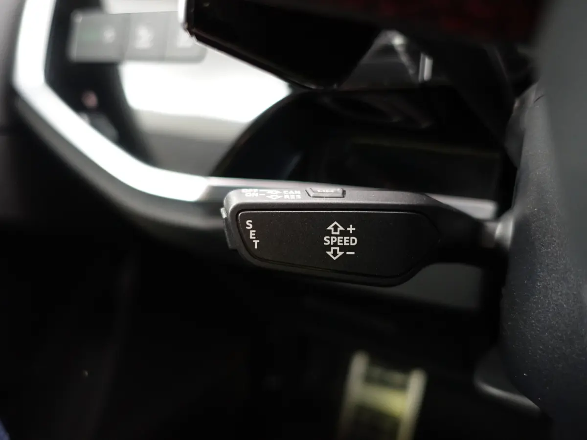 RSQ3 TFSI 400pk RS Dynamic+ Black Optic Aut- Carbon, Sfeerverlichting, Xenon Led Matrix, Keyless, Alcantara Afwerking, Ada Cruise