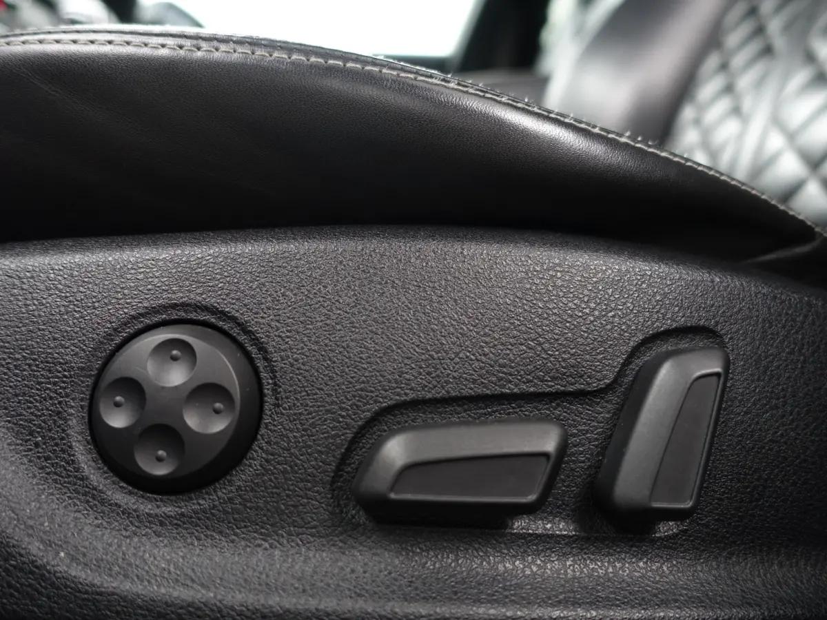 4.0 TFSI Performance Quattro Pro Line Plus- Ceramic remmen, Carbon, Design Interieur, Head Up, Xenon Led, Memory