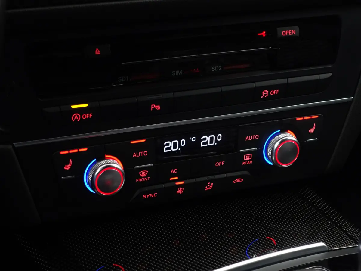 4.0 TFSI Performance Quattro Pro Line Plus- Ceramic remmen, Carbon, Design Interieur, Head Up, Xenon Led, Memory