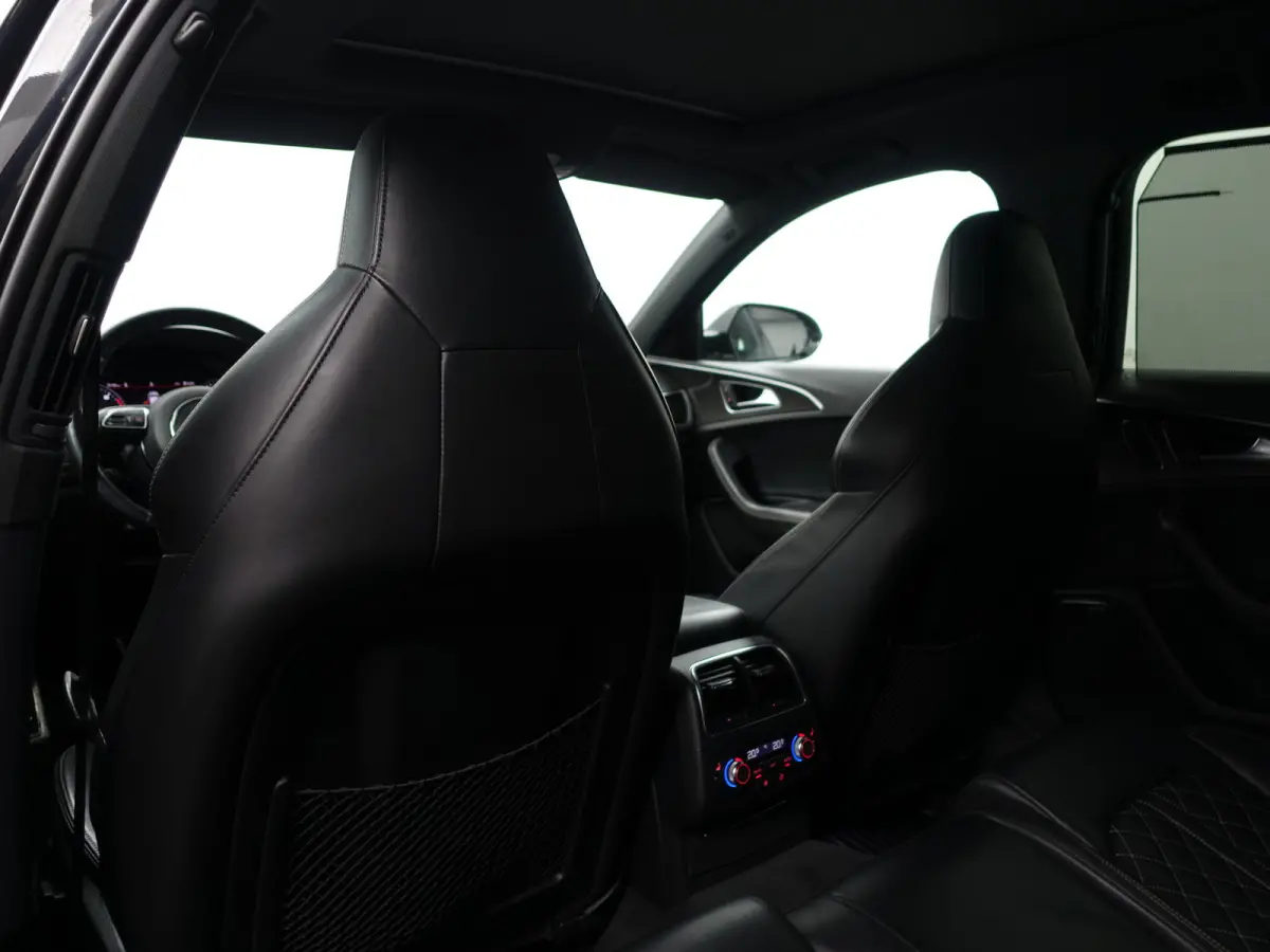 4.0 TFSI Performance Quattro Pro Line Plus- Ceramic remmen, Carbon, Design Interieur, Head Up, Xenon Led, Memory
