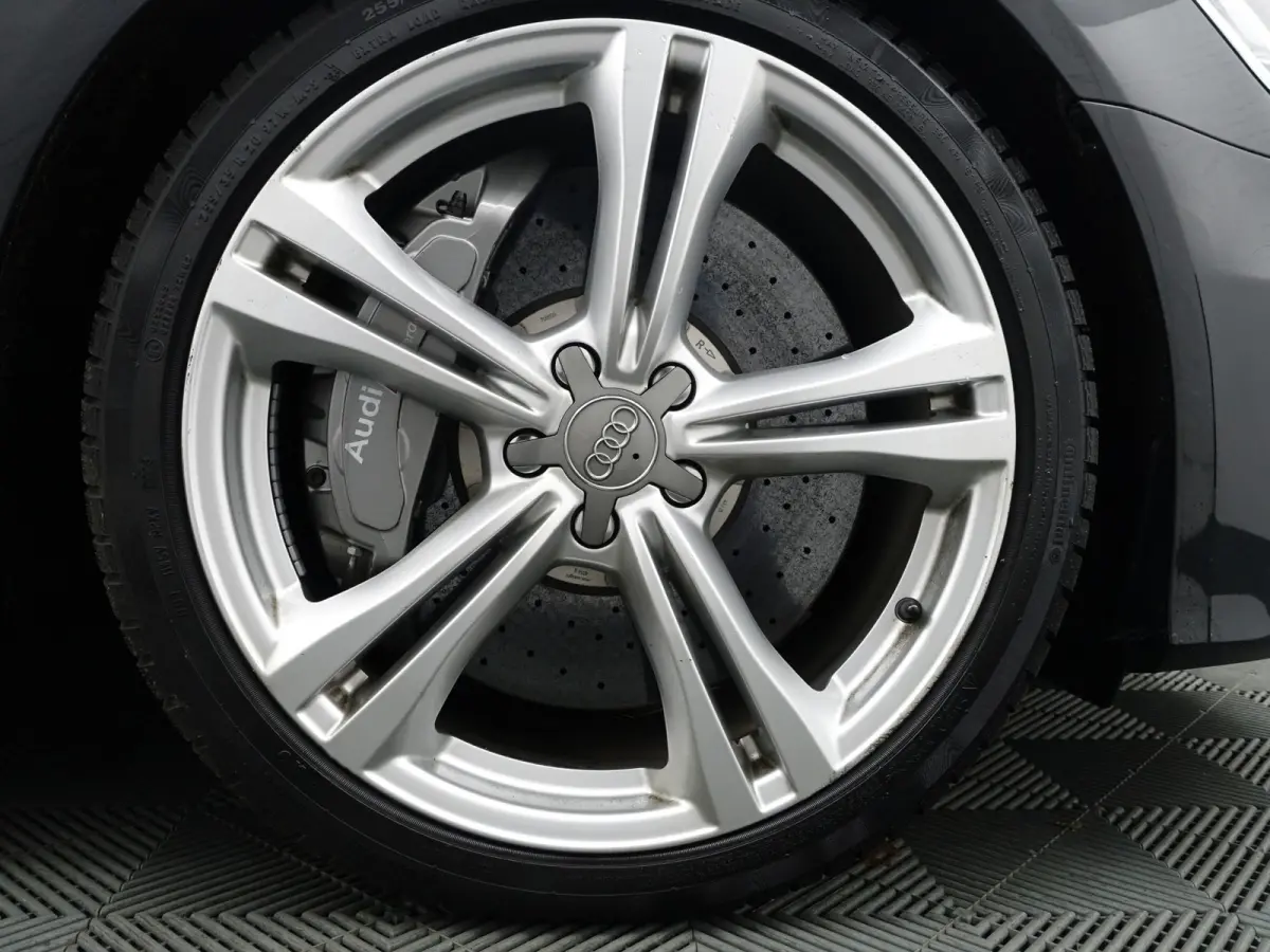 4.0 TFSI Performance Quattro Pro Line Plus- Ceramic remmen, Carbon, Design Interieur, Head Up, Xenon Led, Memory