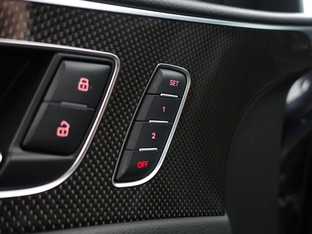 4.0 TFSI Performance Quattro Pro Line Plus- Ceramic remmen, Carbon, Design Interieur, Head Up, Xenon Led, Memory