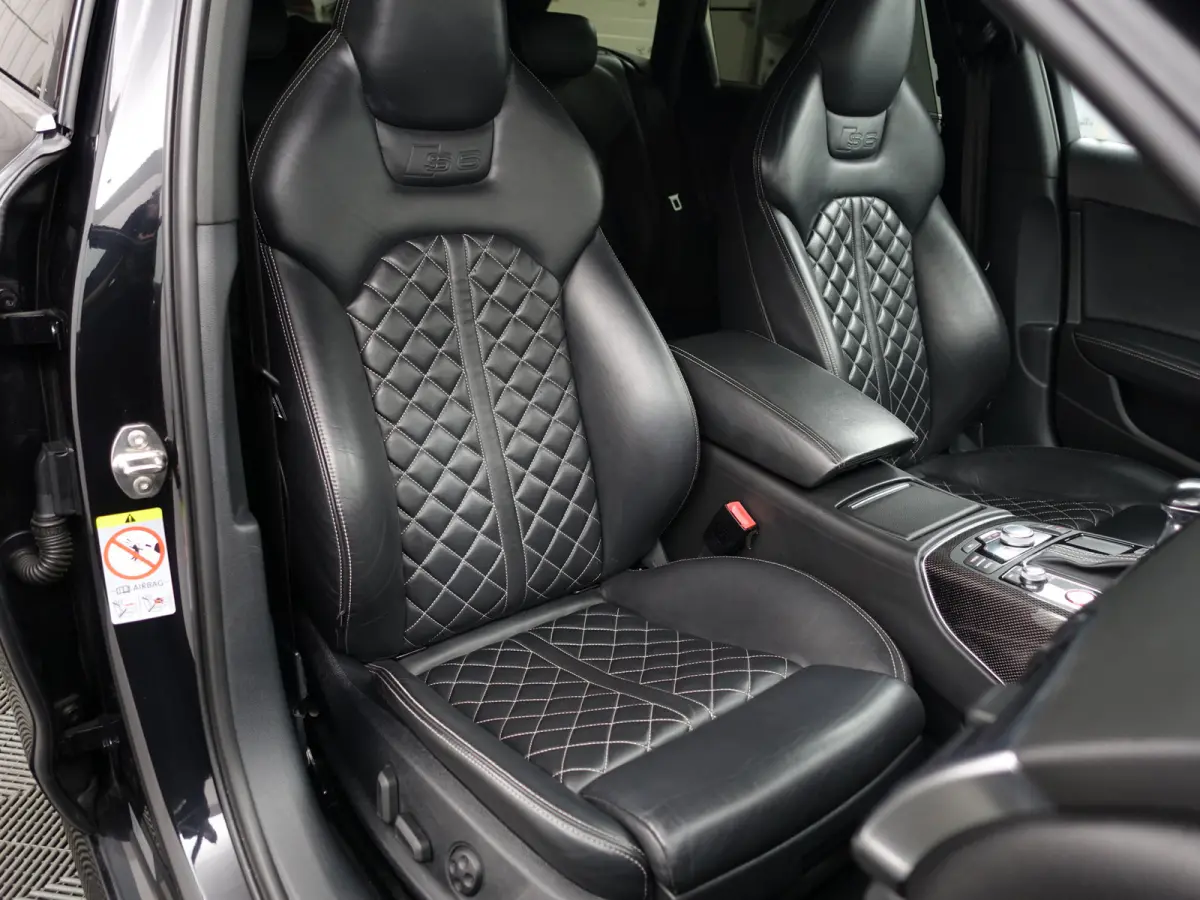 4.0 TFSI Performance Quattro Pro Line Plus- Ceramic remmen, Carbon, Design Interieur, Head Up, Xenon Led, Memory