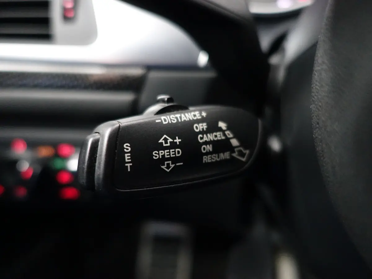 4.0 TFSI Performance Quattro Pro Line Plus- Ceramic remmen, Carbon, Design Interieur, Head Up, Xenon Led, Memory