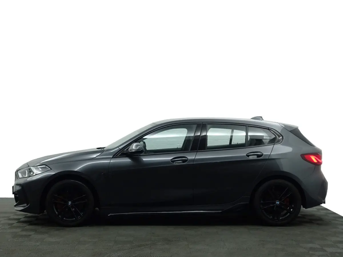 118i M Sport Performance Aut- Carplay, Android Auto, Xenon Led, Sfeerverlichting, Stoelverwarming, Shadowline