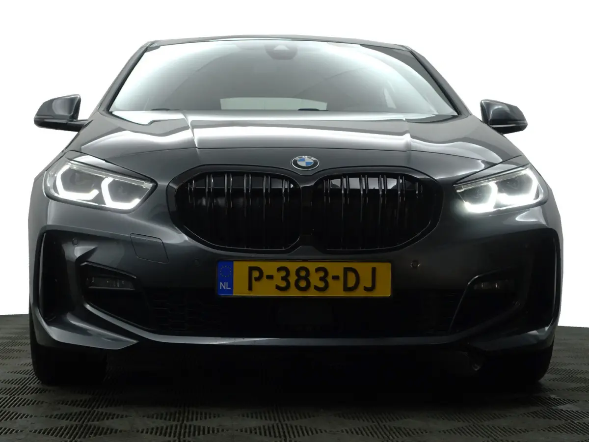 118i M Sport Performance Aut- Carplay, Android Auto, Xenon Led, Sfeerverlichting, Stoelverwarming, Shadowline
