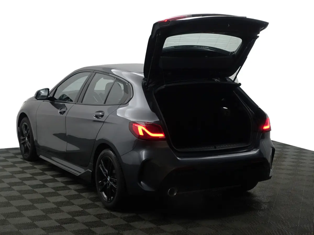 118i M Sport Performance Aut- Carplay, Android Auto, Xenon Led, Sfeerverlichting, Stoelverwarming, Shadowline