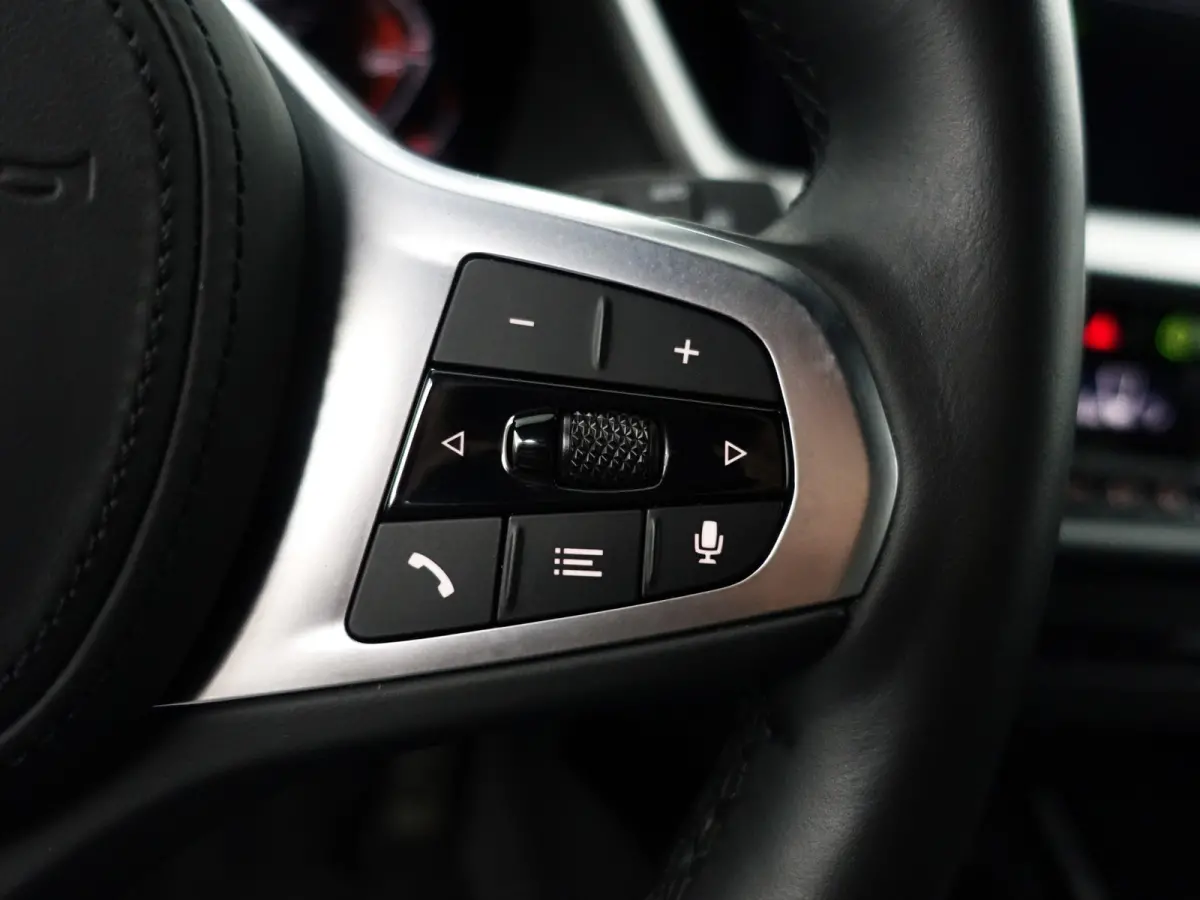 118i M Sport Performance Aut- Carplay, Android Auto, Xenon Led, Sfeerverlichting, Stoelverwarming, Shadowline
