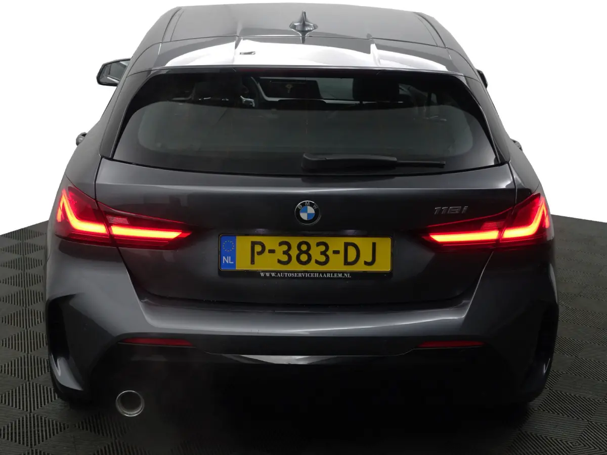118i M Sport Performance Aut- Carplay, Android Auto, Xenon Led, Sfeerverlichting, Stoelverwarming, Shadowline