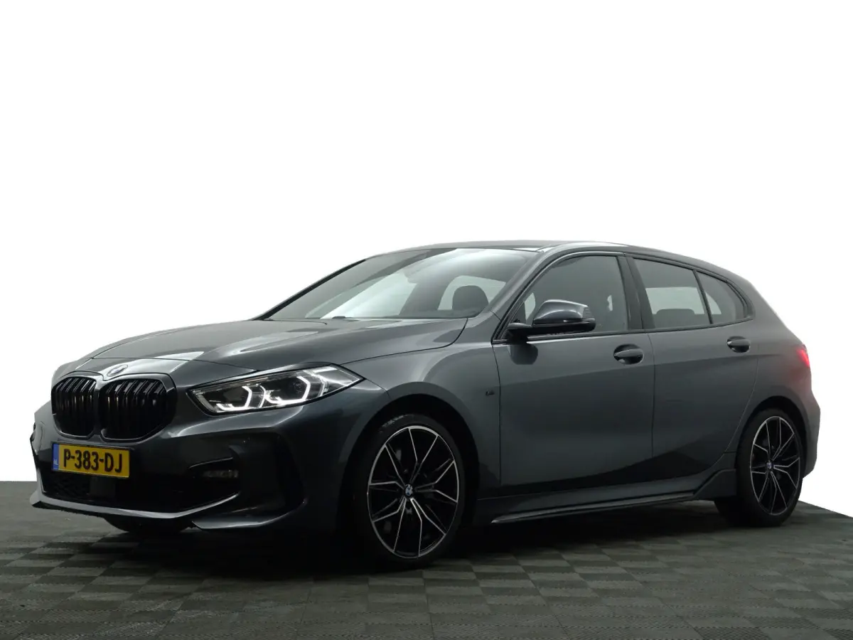 118i M Sport Performance Aut- Carplay, Android Auto, Xenon Led, Sfeerverlichting, Stoelverwarming, Shadowline