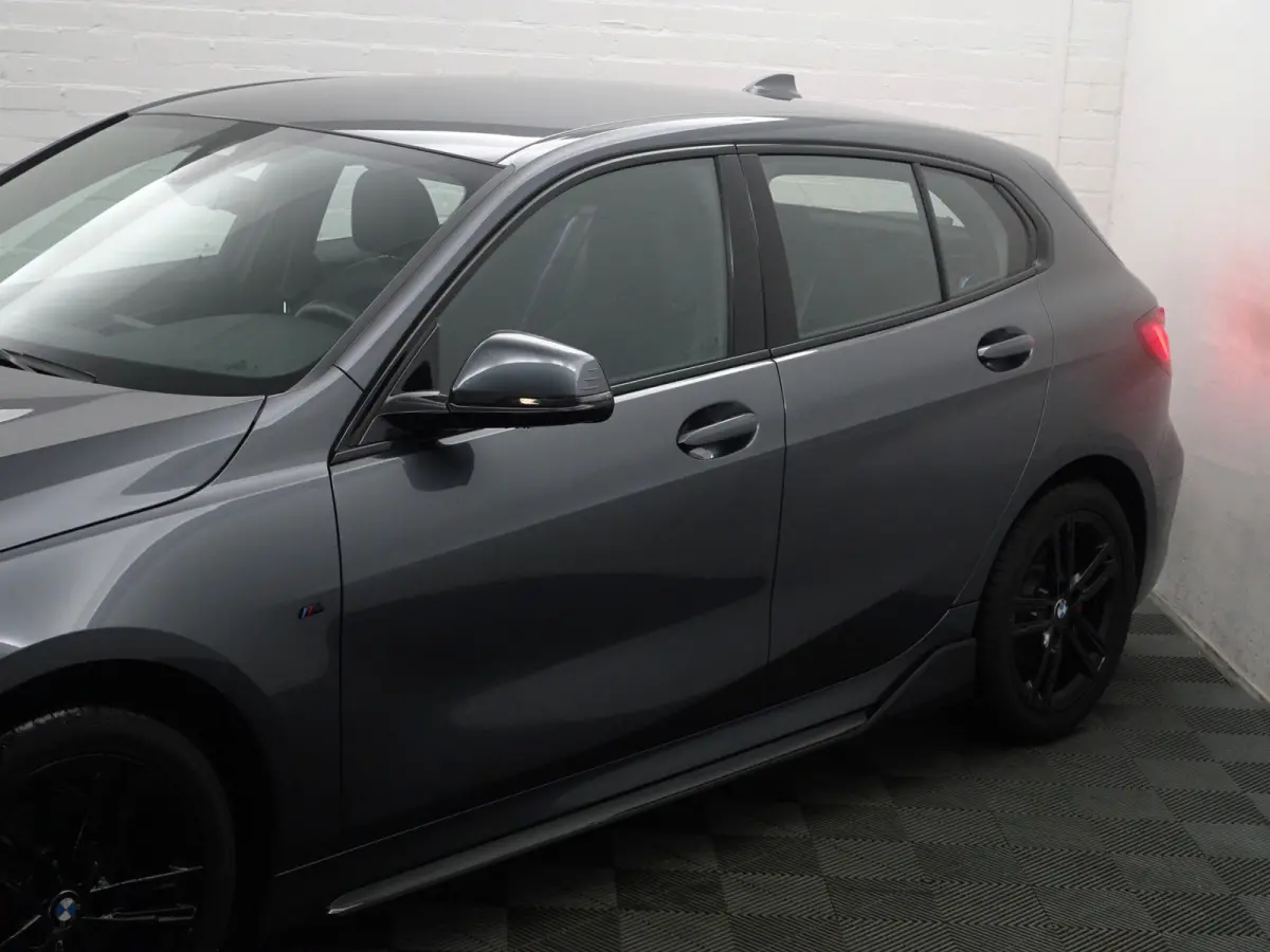118i M Sport Performance Aut- Carplay, Android Auto, Xenon Led, Sfeerverlichting, Stoelverwarming, Shadowline
