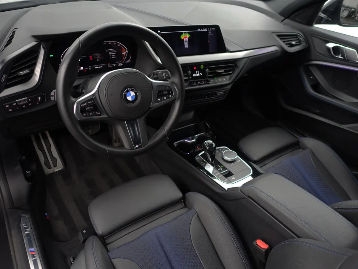 118i M Sport Performance Aut- Carplay, Android Auto, Xenon Led, Sfeerverlichting, Stoelverwarming, Shadowline