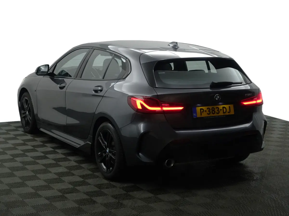 118i M Sport Performance Aut- Carplay, Android Auto, Xenon Led, Sfeerverlichting, Stoelverwarming, Shadowline
