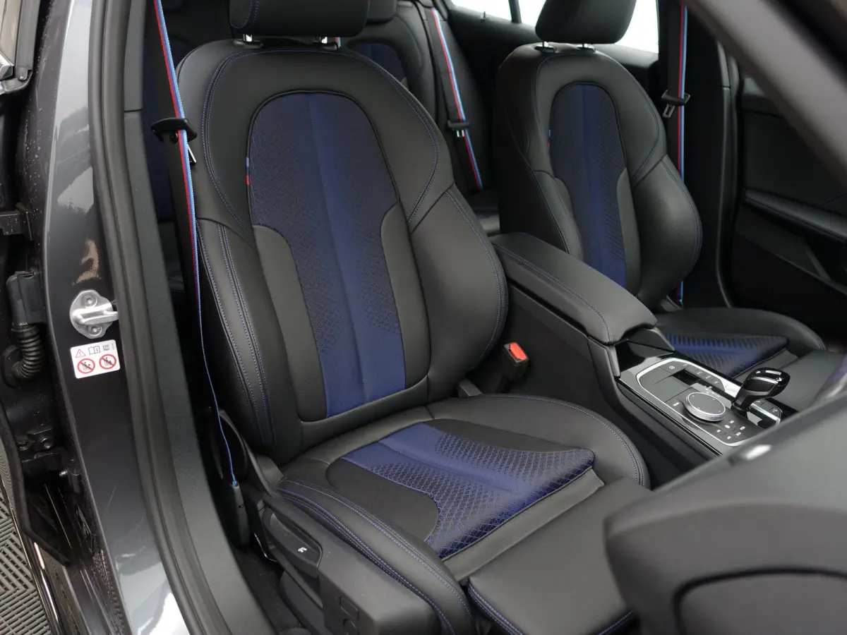 118i M Sport Performance Aut- Carplay, Android Auto, Xenon Led, Sfeerverlichting, Stoelverwarming, Shadowline