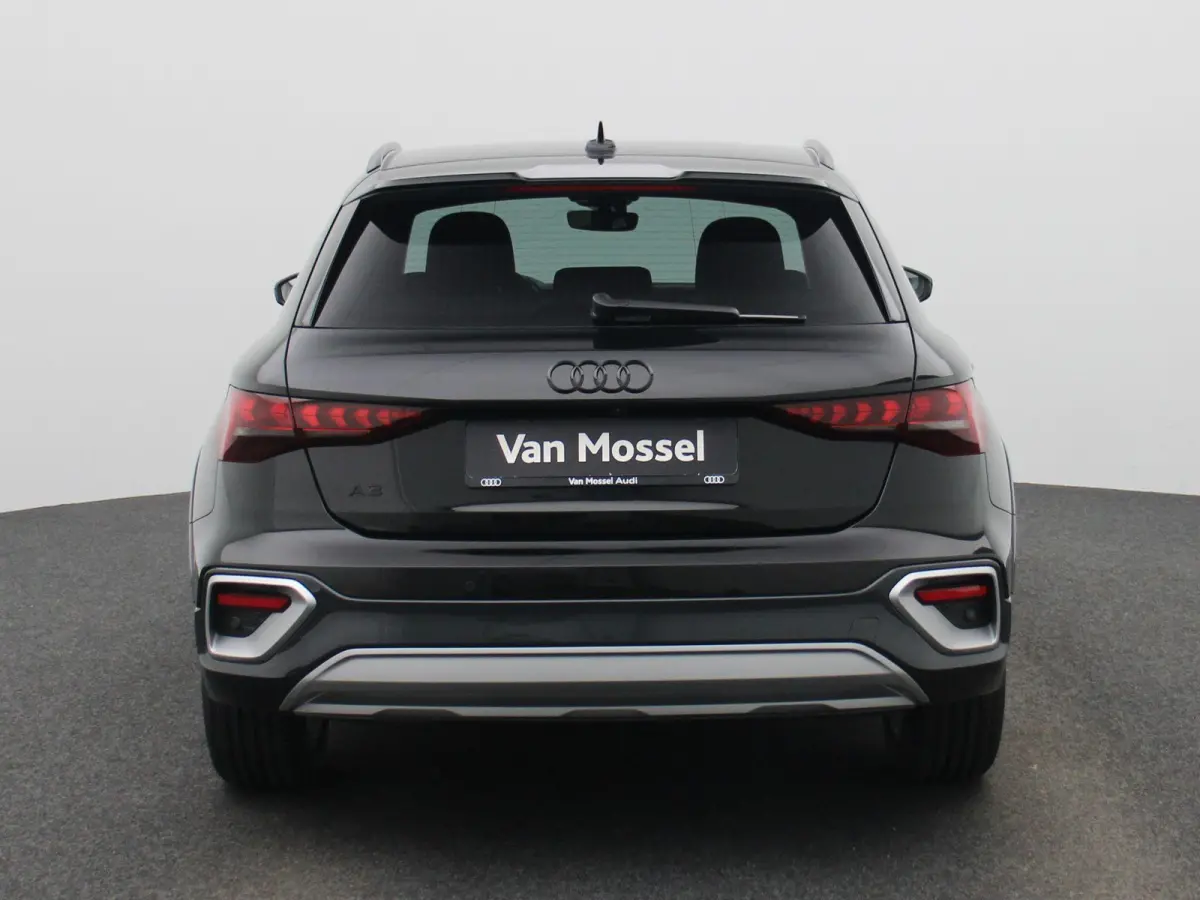 40 TFSI e Advanced edition 204 PK l Adaptive cruise control l Achteruitrijcamera l Stoelverwarming l Climate Control l Navigatie l Apple Carplay / Android Auto l Elektr. instel. bestuurd.sto