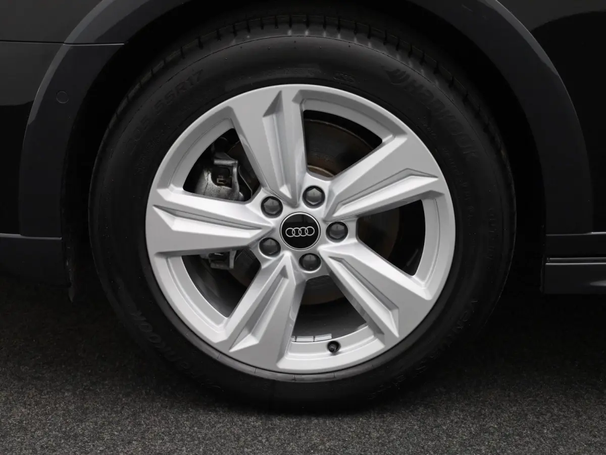 40 TFSI e Advanced edition 204 PK l Adaptive cruise control l Achteruitrijcamera l Stoelverwarming l Climate Control l Navigatie l Apple Carplay / Android Auto l Elektr. instel. bestuurd.sto