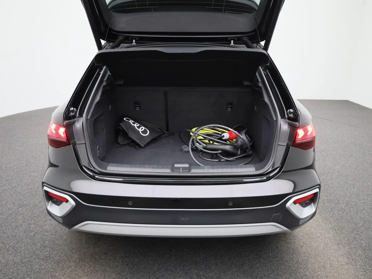 40 TFSI e Advanced edition 204 PK l Adaptive cruise control l Achteruitrijcamera l Stoelverwarming l Climate Control l Navigatie l Apple Carplay / Android Auto l Elektr. instel. bestuurd.sto
