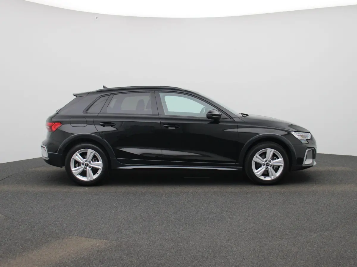 40 TFSI e Advanced edition 204 PK l Adaptive cruise control l Achteruitrijcamera l Stoelverwarming l Climate Control l Navigatie l Apple Carplay / Android Auto l Elektr. instel. bestuurd.sto