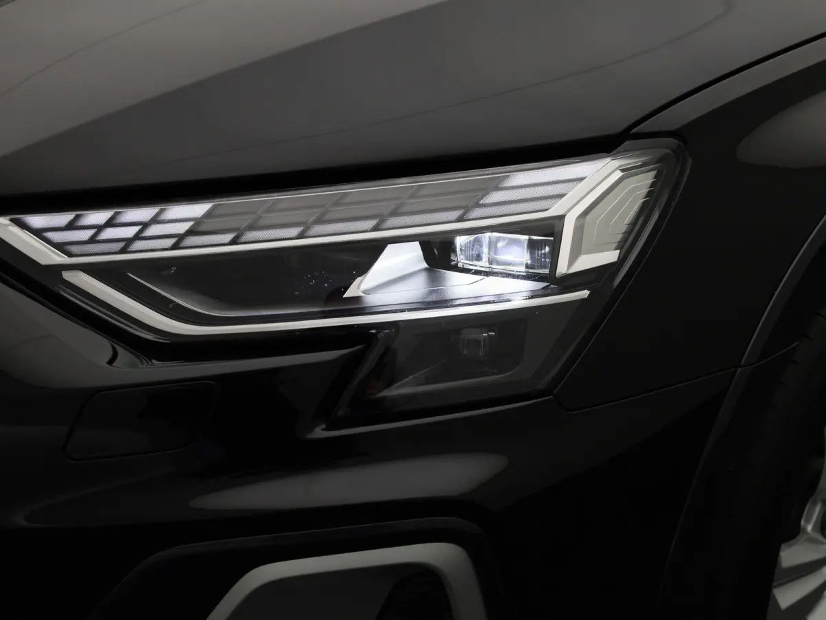 40 TFSI e Advanced edition 204 PK l Adaptive cruise control l Achteruitrijcamera l Stoelverwarming l Climate Control l Navigatie l Apple Carplay / Android Auto l Elektr. instel. bestuurd.sto