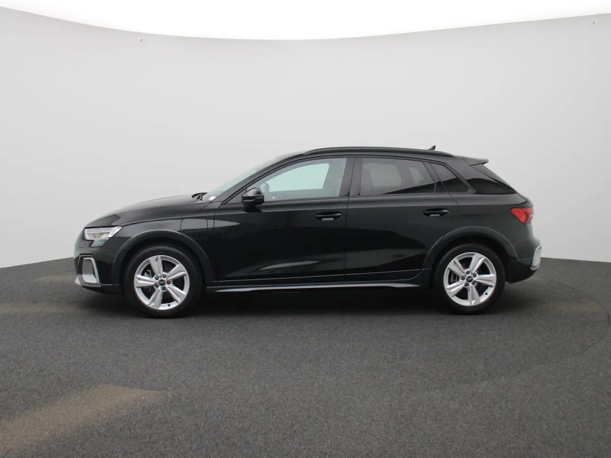 40 TFSI e Advanced edition 204 PK l Adaptive cruise control l Achteruitrijcamera l Stoelverwarming l Climate Control l Navigatie l Apple Carplay / Android Auto l Elektr. instel. bestuurd.sto