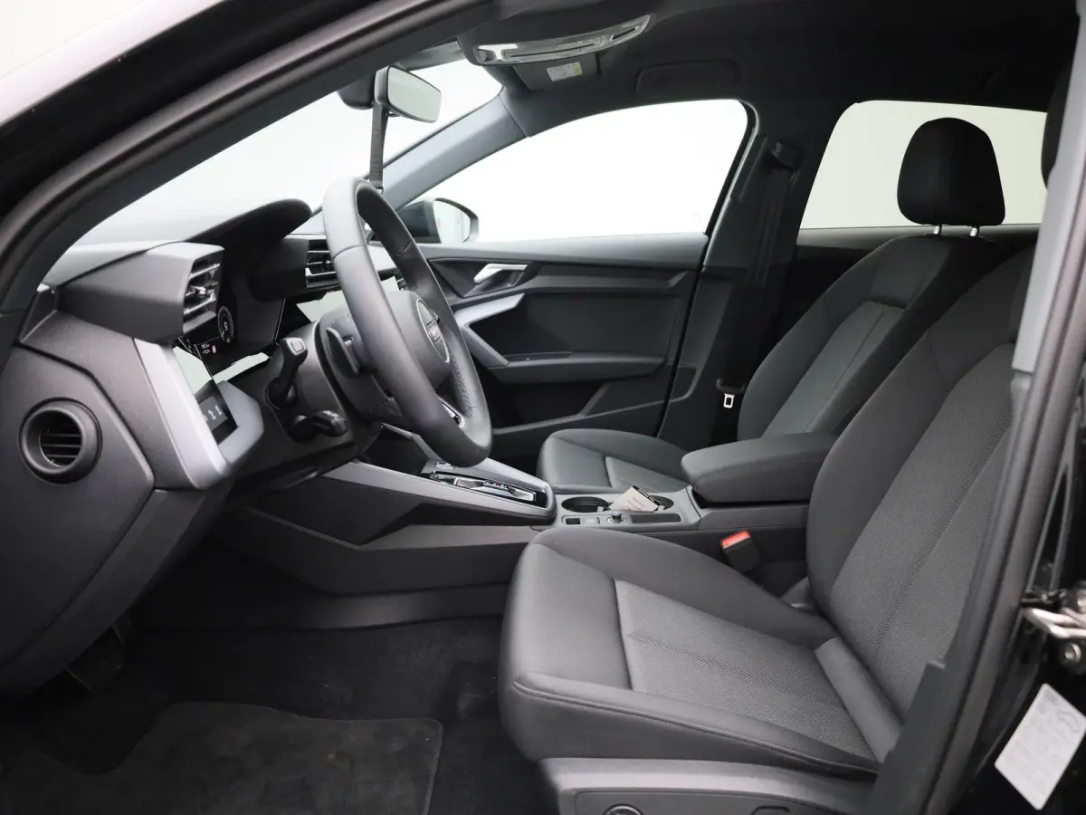 40 TFSI e Advanced edition 204 PK l Adaptive cruise control l Achteruitrijcamera l Stoelverwarming l Climate Control l Navigatie l Apple Carplay / Android Auto l Elektr. instel. bestuurd.sto
