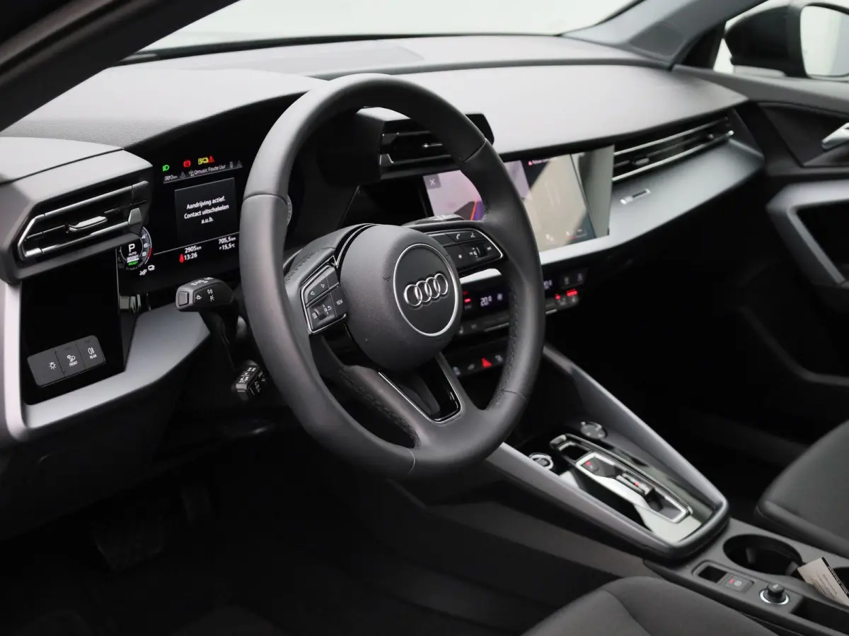 40 TFSI e Advanced edition 204 PK l Adaptive cruise control l Achteruitrijcamera l Stoelverwarming l Climate Control l Navigatie l Apple Carplay / Android Auto l Elektr. instel. bestuurd.sto