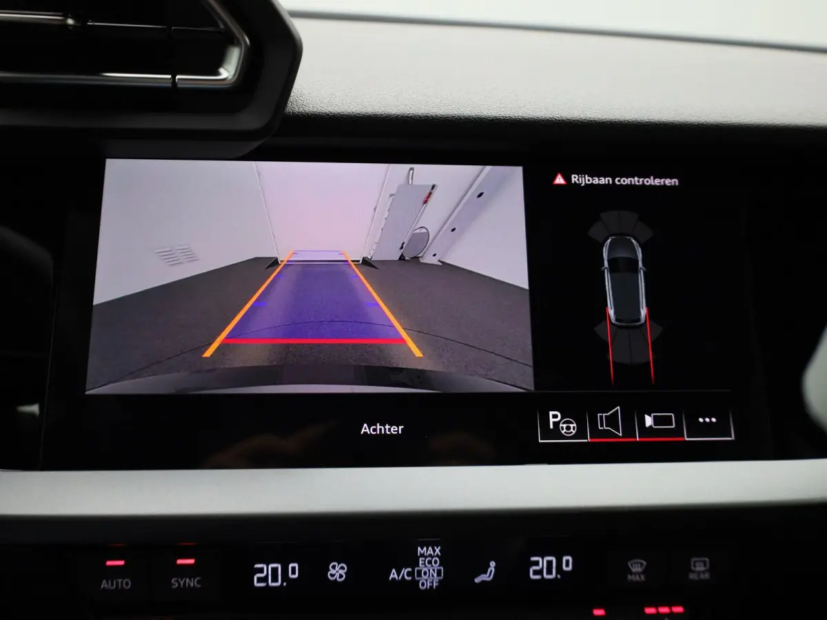 40 TFSI e Advanced edition 204 PK l Adaptive cruise control l Achteruitrijcamera l Stoelverwarming l Climate Control l Navigatie l Apple Carplay / Android Auto l Elektr. instel. bestuurd.sto