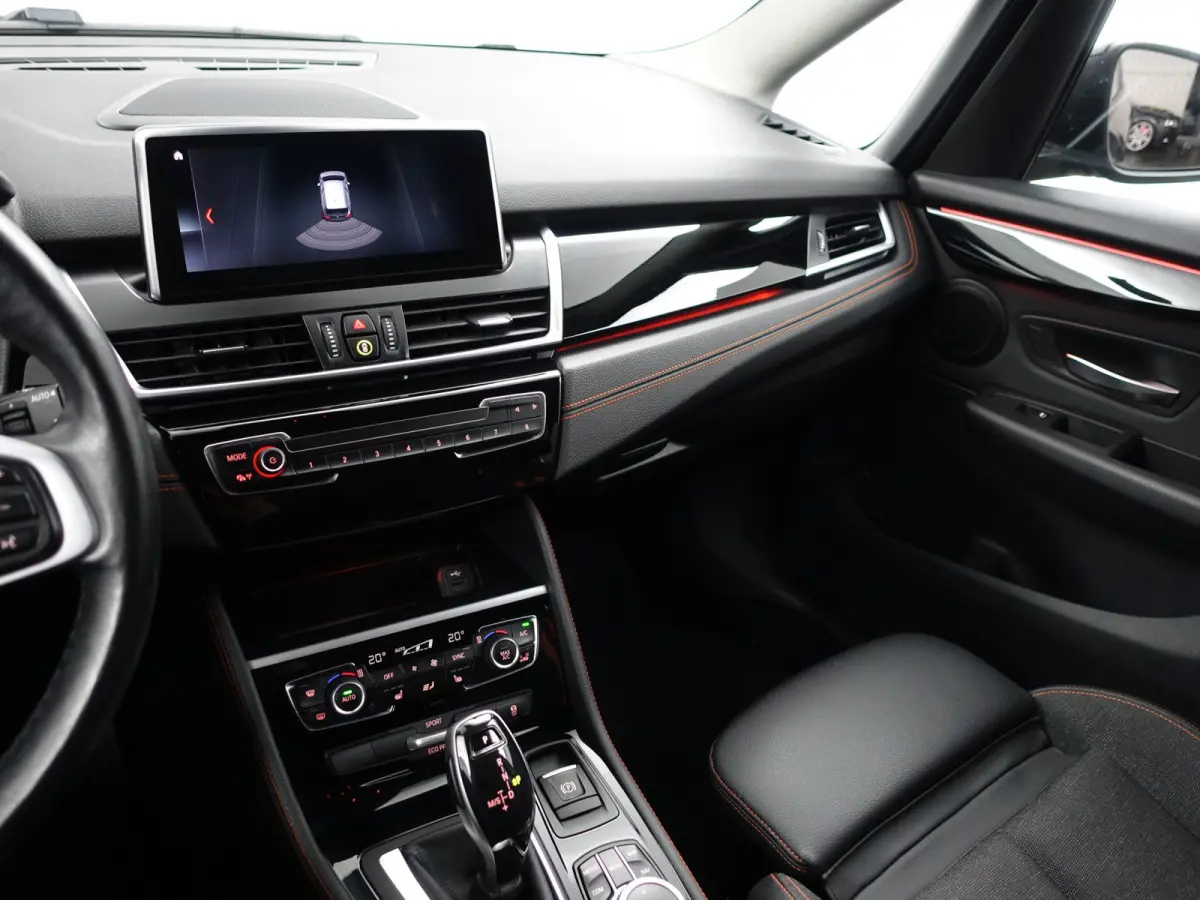 218i Executive Edition Aut- 7 Pers, Dealer Onderhouden, Head Up, Standkachel, Virtual Cockpit, Stoelverwarming