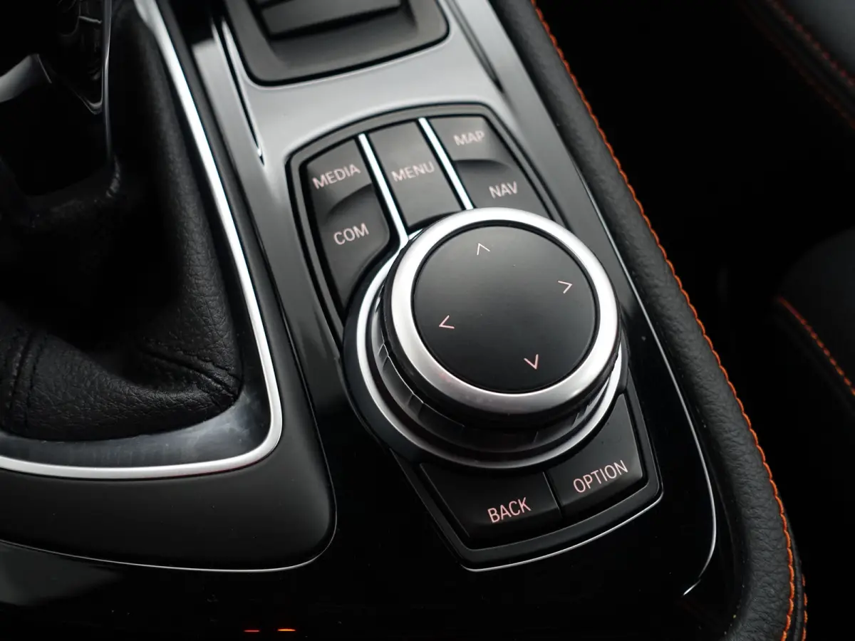 218i Executive Edition Aut- 7 Pers, Dealer Onderhouden, Head Up, Standkachel, Virtual Cockpit, Stoelverwarming