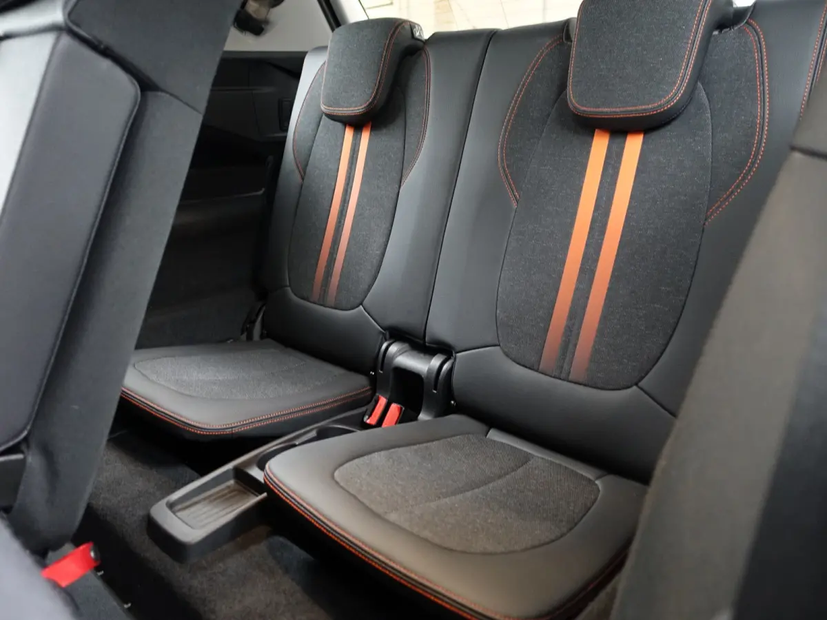 218i Executive Edition Aut- 7 Pers, Dealer Onderhouden, Head Up, Standkachel, Virtual Cockpit, Stoelverwarming