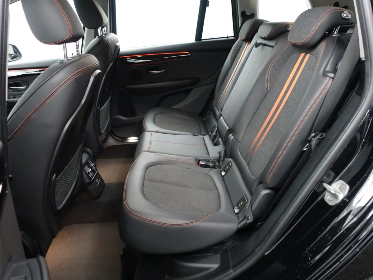218i Executive Edition Aut- 7 Pers, Dealer Onderhouden, Head Up, Standkachel, Virtual Cockpit, Stoelverwarming