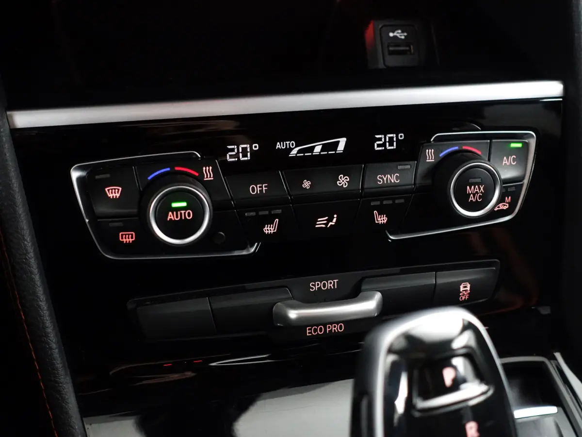 218i Executive Edition Aut- 7 Pers, Dealer Onderhouden, Head Up, Standkachel, Virtual Cockpit, Stoelverwarming