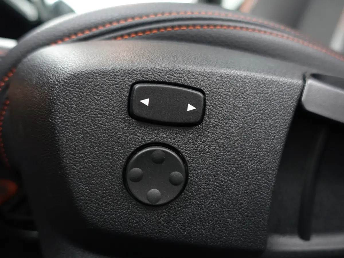 218i M Executive Edition Aut- Panoramadak, Stuur/Stoelverwarming, Sfeerverlichting, Carplay, Sport Interieur