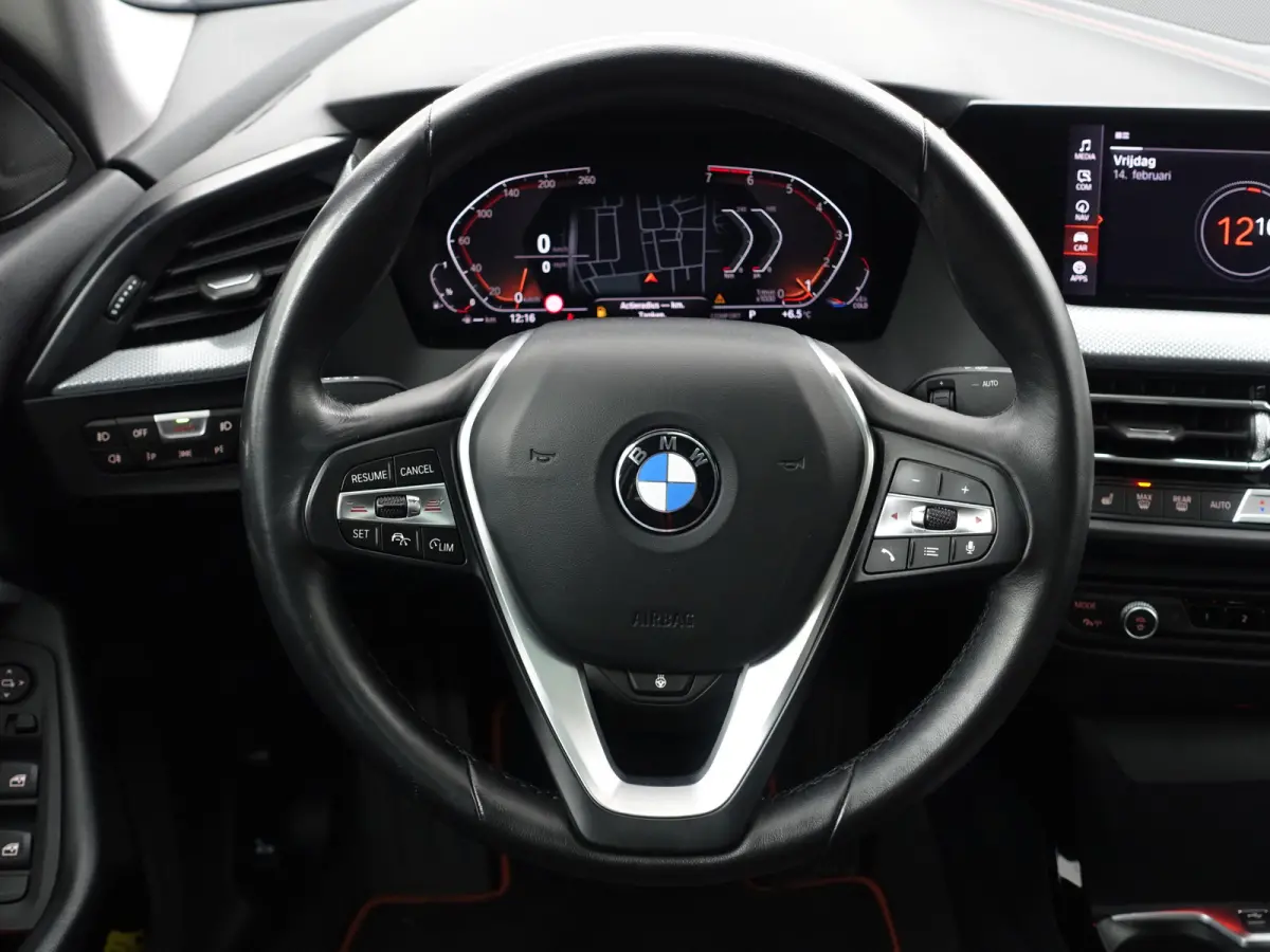 218i M Executive Edition Aut- Panoramadak, Stuur/Stoelverwarming, Sfeerverlichting, Carplay, Sport Interieur