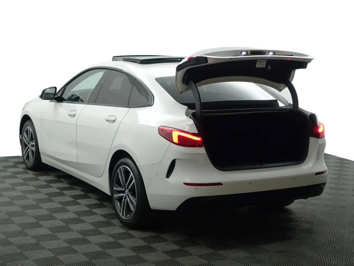 218i M Executive Edition Aut- Panoramadak, Stuur/Stoelverwarming, Sfeerverlichting, Carplay, Sport Interieur