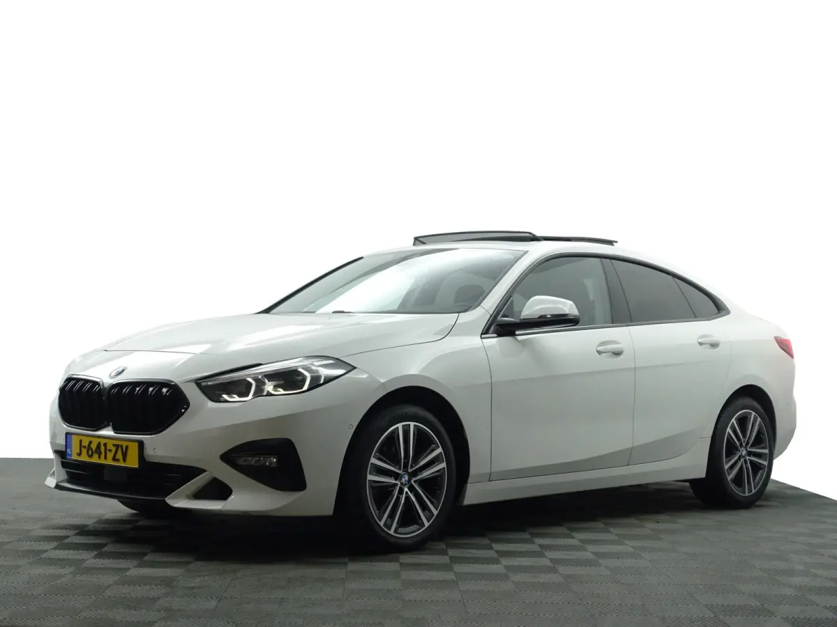 218i M Executive Edition Aut- Panoramadak, Stuur/Stoelverwarming, Sfeerverlichting, Carplay, Sport Interieur