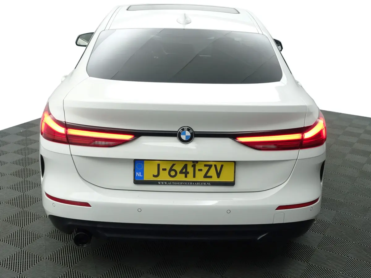 218i M Executive Edition Aut- Panoramadak, Stuur/Stoelverwarming, Sfeerverlichting, Carplay, Sport Interieur