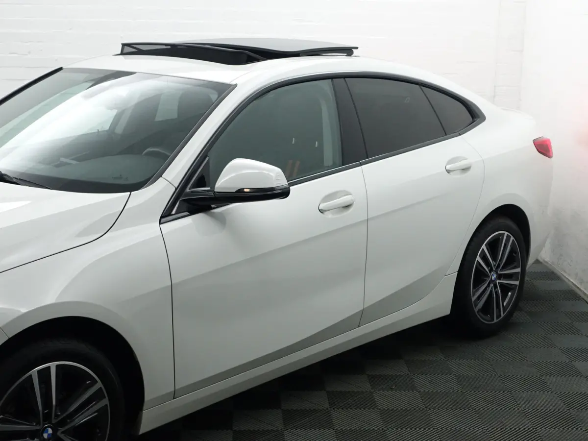 218i M Executive Edition Aut- Panoramadak, Stuur/Stoelverwarming, Sfeerverlichting, Carplay, Sport Interieur