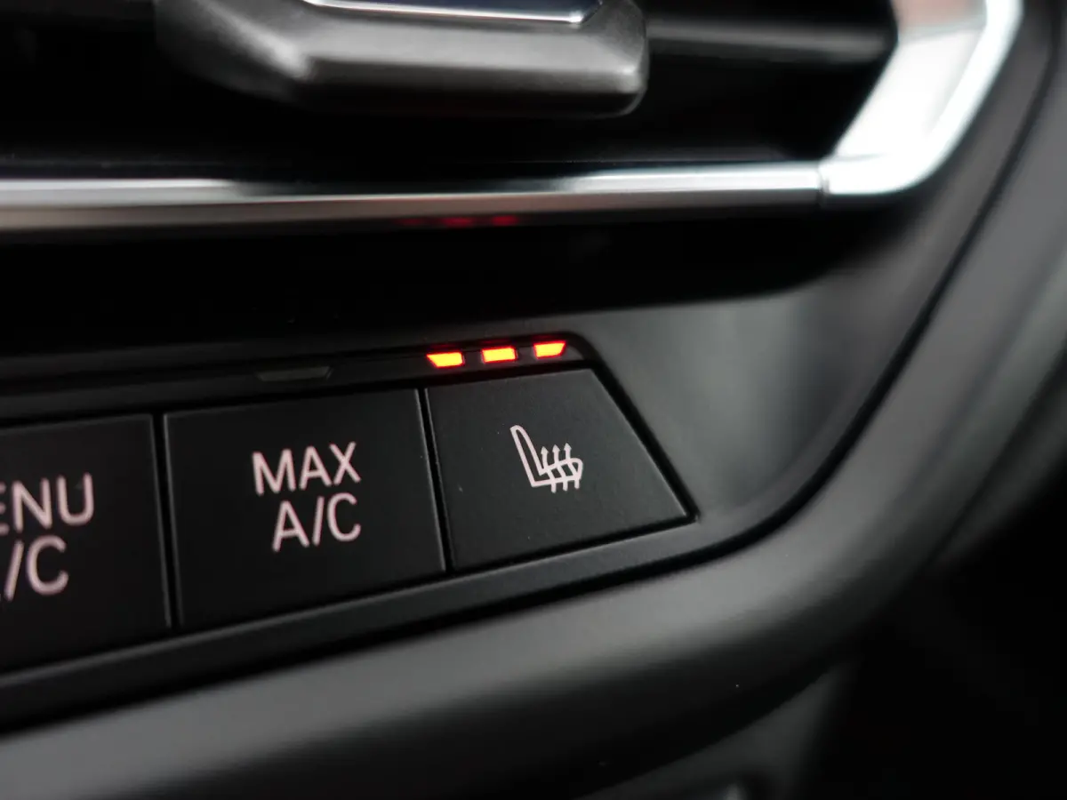 218i M Executive Edition Aut- Panoramadak, Stuur/Stoelverwarming, Sfeerverlichting, Carplay, Sport Interieur