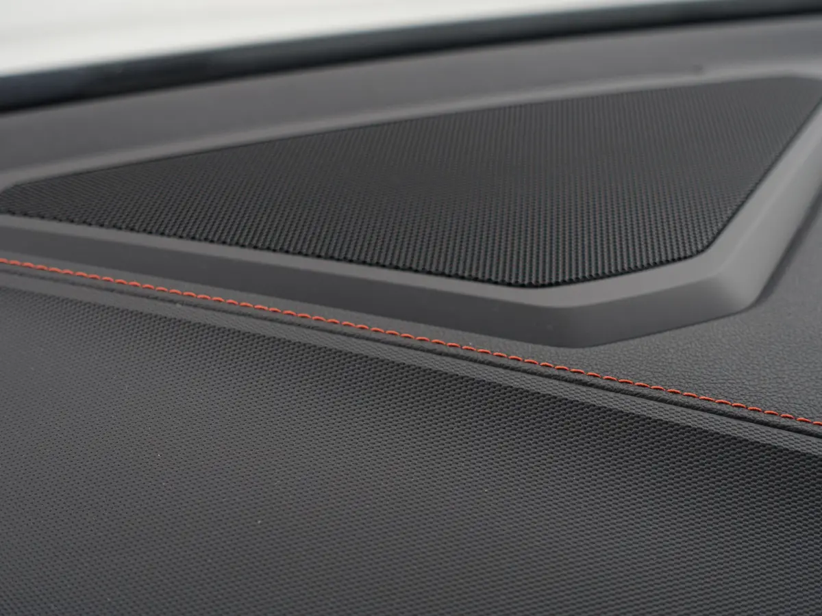 218i M Executive Edition Aut- Panoramadak, Stuur/Stoelverwarming, Sfeerverlichting, Carplay, Sport Interieur