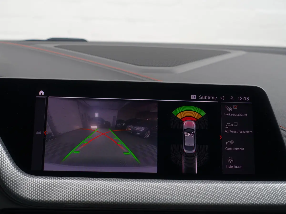 218i M Executive Edition Aut- Panoramadak, Stuur/Stoelverwarming, Sfeerverlichting, Carplay, Sport Interieur