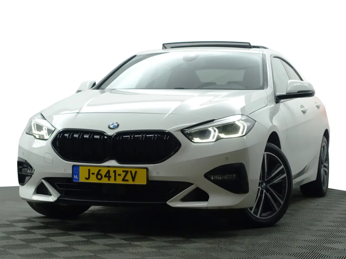 218i M Executive Edition Aut- Panoramadak, Stuur/Stoelverwarming, Sfeerverlichting, Carplay, Sport Interieur