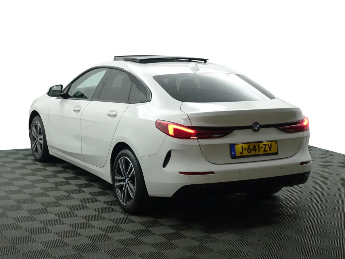 218i M Executive Edition Aut- Panoramadak, Stuur/Stoelverwarming, Sfeerverlichting, Carplay, Sport Interieur