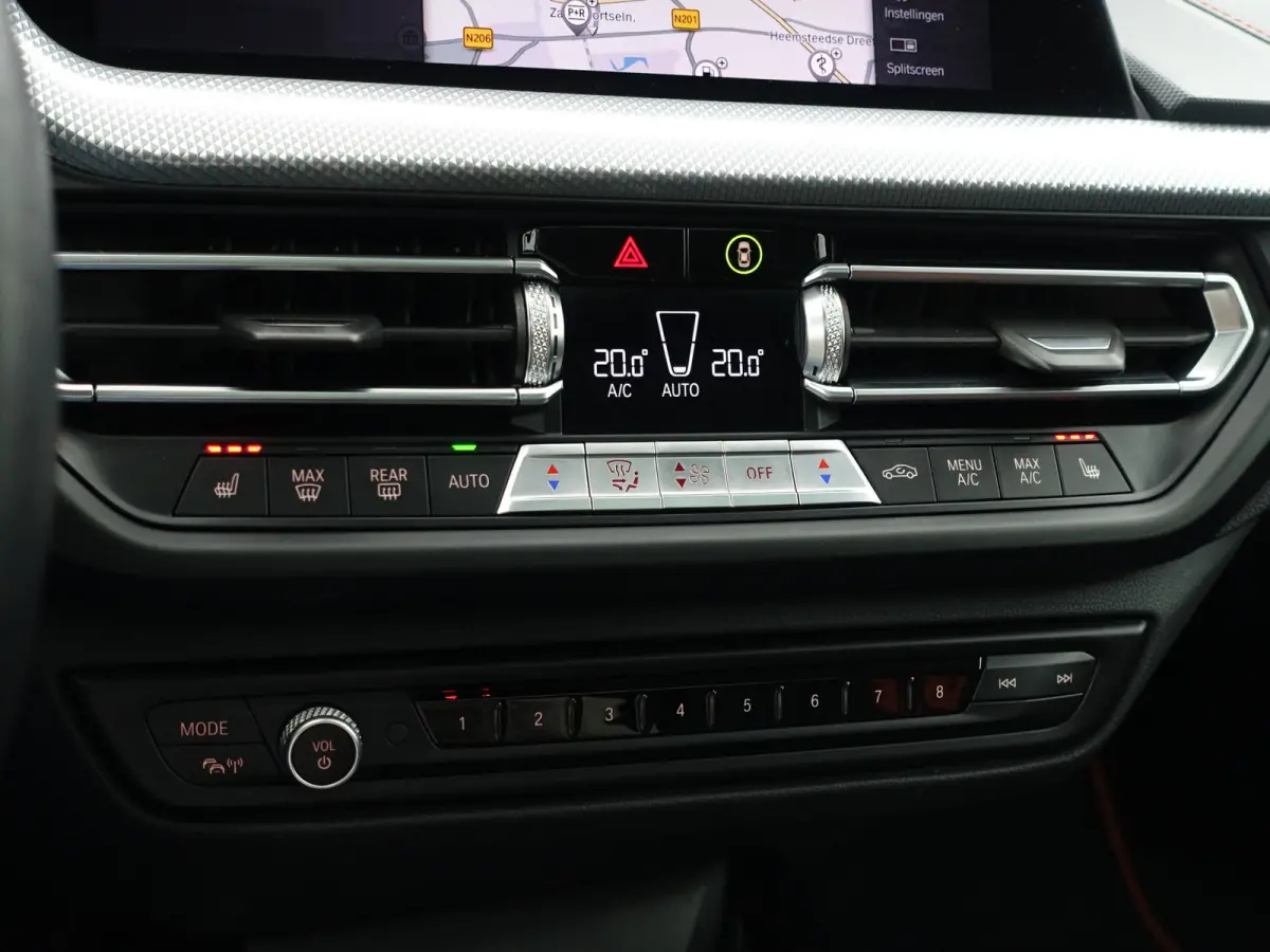 218i M Executive Edition Aut- Panoramadak, Stuur/Stoelverwarming, Sfeerverlichting, Carplay, Sport Interieur