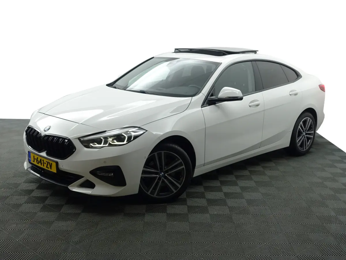 218i M Executive Edition Aut- Panoramadak, Stuur/Stoelverwarming, Sfeerverlichting, Carplay, Sport Interieur