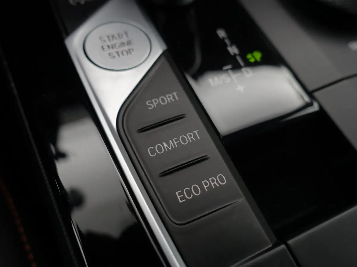 218i M Executive Edition Aut- Panoramadak, Stuur/Stoelverwarming, Sfeerverlichting, Carplay, Sport Interieur